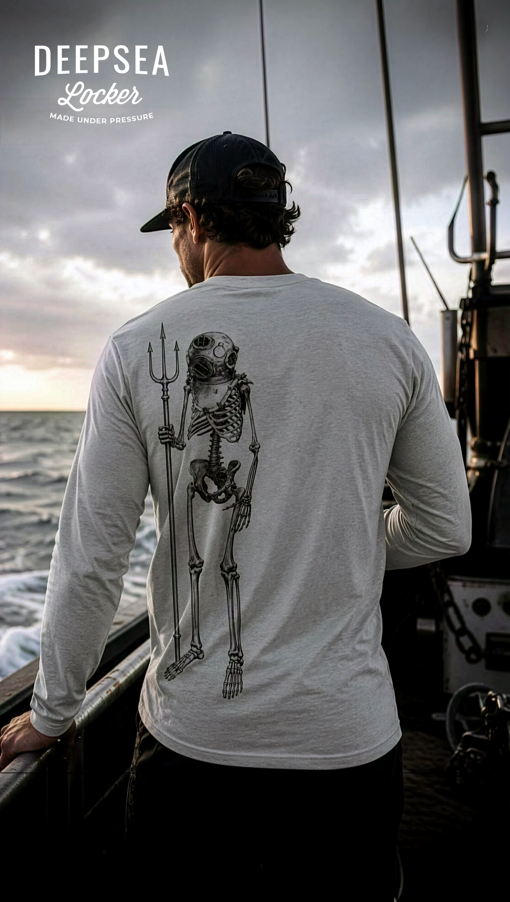 Dead in the Water™ / Men’s Long Sleeve Shirt